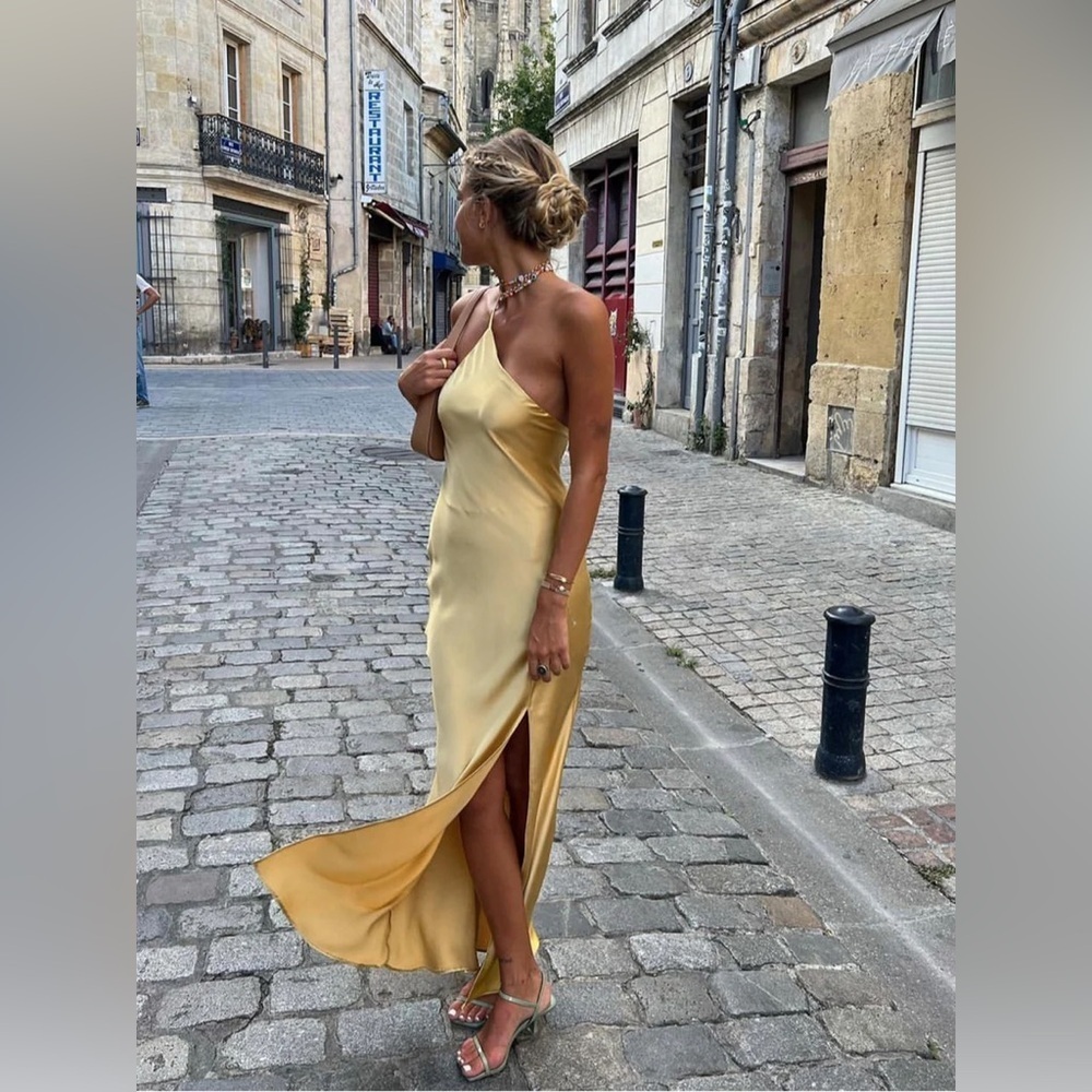 NWT Micas Open Back Satin Slit Long Dress, Yellow, Large (8/10) D28​​​